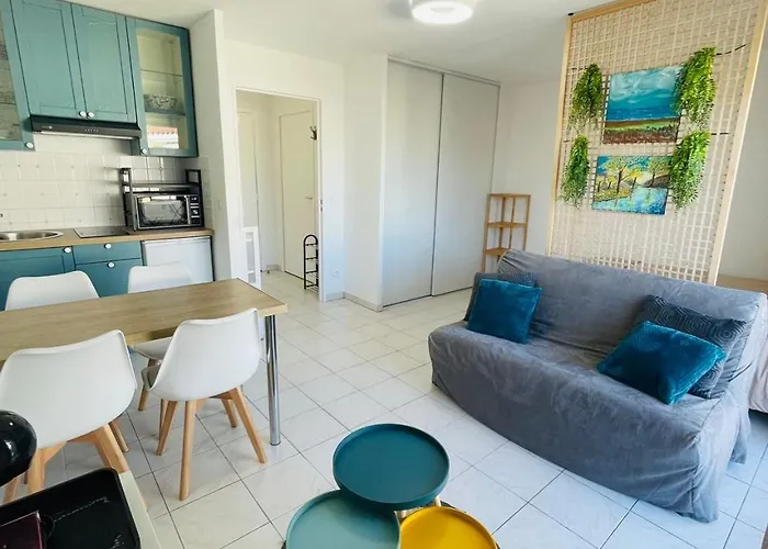Studio Climatise - Port Frejus, Plage A 250M